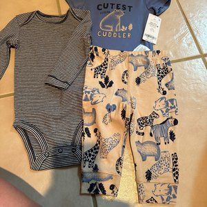 CARTERS 3 PIECE SET SIZE 6M  #K112